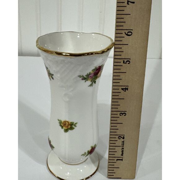Royal Albert Old Country Roses Small Bud Vase Bone China 5.5" - Picture 4 of 4